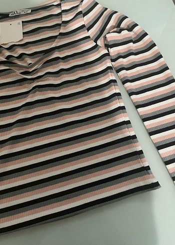 V Yaka Çizgili Bej Triko Kadın Kazak - Görsel 3