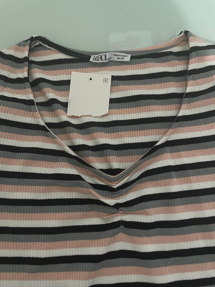 V Yaka Çizgili Bej Triko Kadın Kazak - Görsel 2