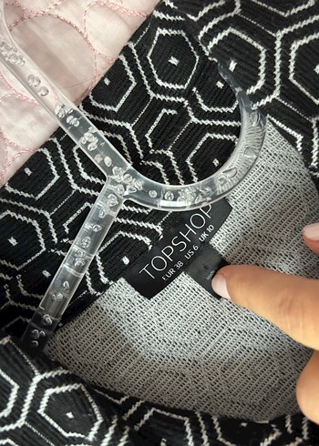 Düğmeli Siyah Renkli Desenli Kısa Kollu Elbise - Görsel 2