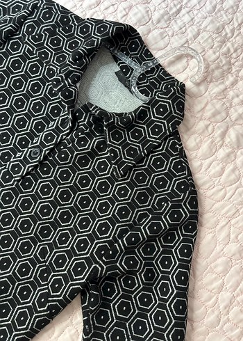 Düğmeli Siyah Renkli Desenli Kısa Kollu Elbise - Görsel 4