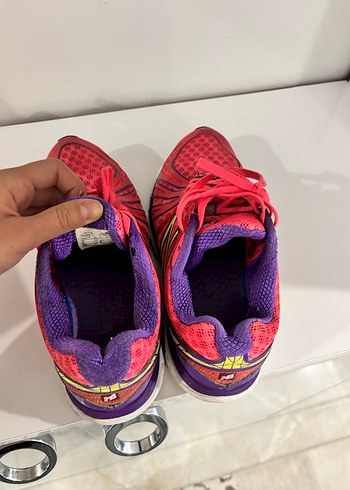 Pembe Renkli New Balance Kadın Spor Ayakkabı - Görsel 4