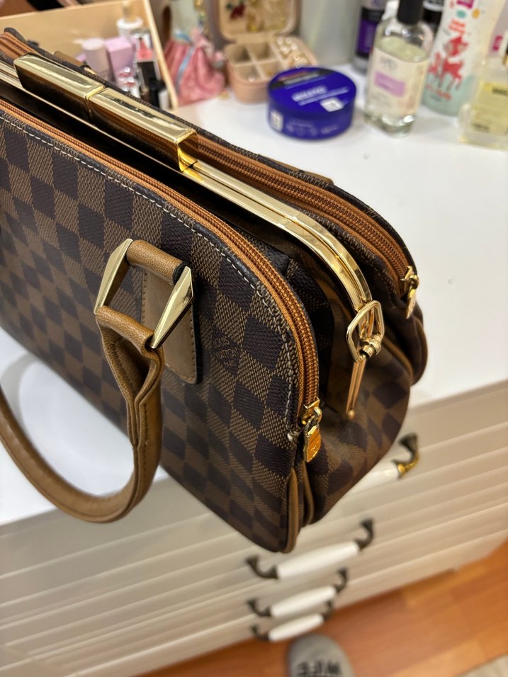 Kahverengi Louis vuitton kadın kol Çantası - Görsel 3