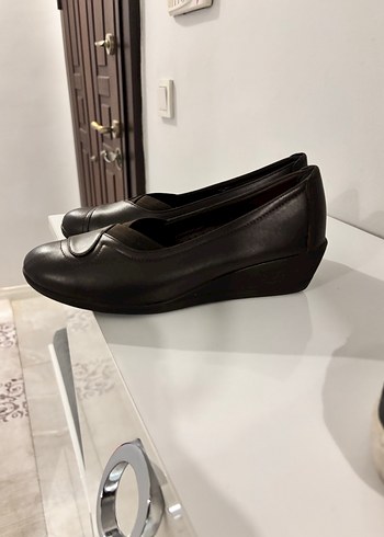 Kahverengi Dolgu Topuk Kadın Düz Ayakkabı - Görsel 3
