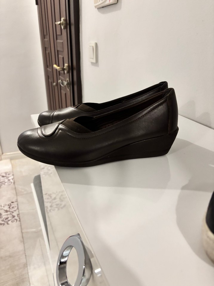 Kahverengi Dolgu Topuk Kadın Düz Ayakkabı - Görsel 3