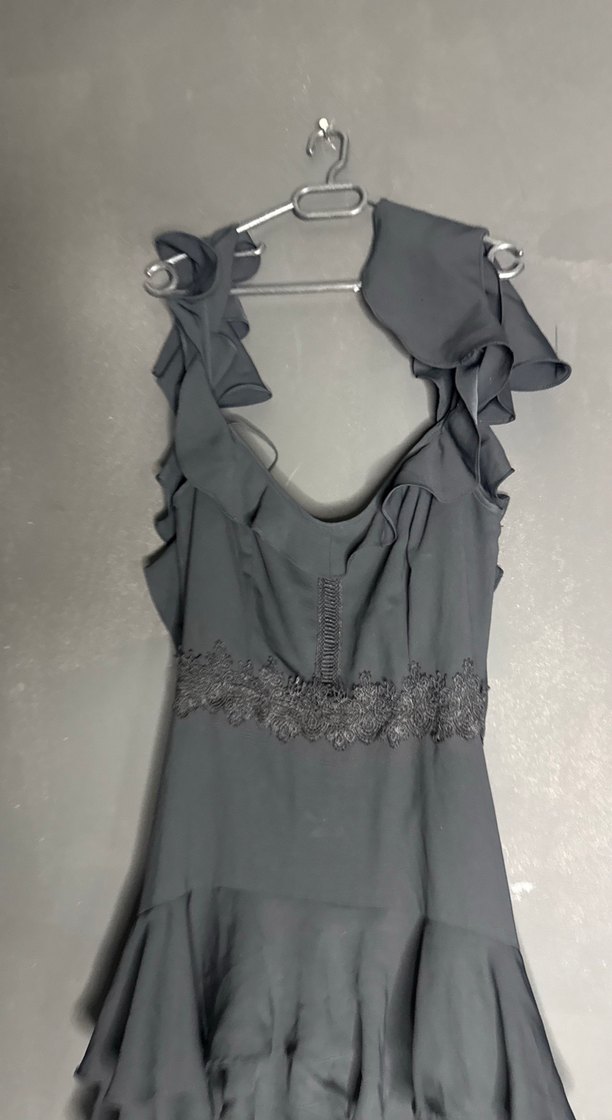 Dantel İşlemeli Fırfırlı Siyah Midi Elbise - Görsel 2