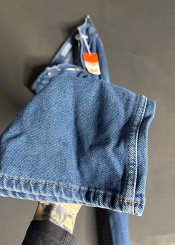 Kemer Detaylı Gri Mavi Bol Kesim Kadın Kot Pantolon - Görsel 4