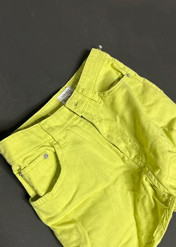 Sarı Mini Kadın Şort - Görsel 2