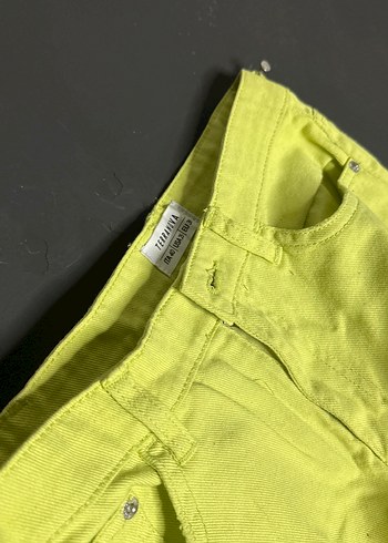 Sarı Mini Kadın Şort - Görsel 3