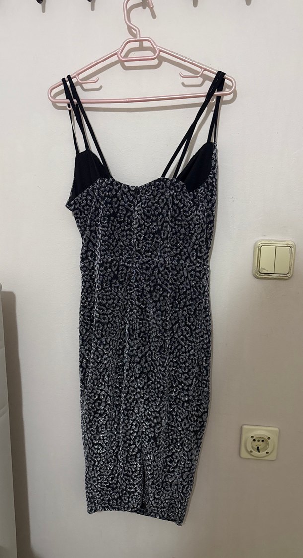 Siyah Yılan Desenli Midi Elbise - Görsel 2