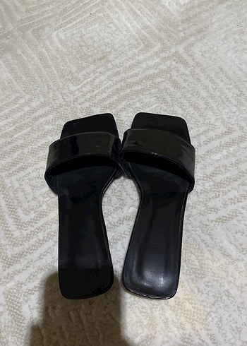 Siyah Tokalı Stiletto Topuklu Kadın Terlik - Görsel 4