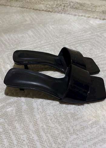 Siyah Tokalı Stiletto Topuklu Kadın Terlik - Görsel 3