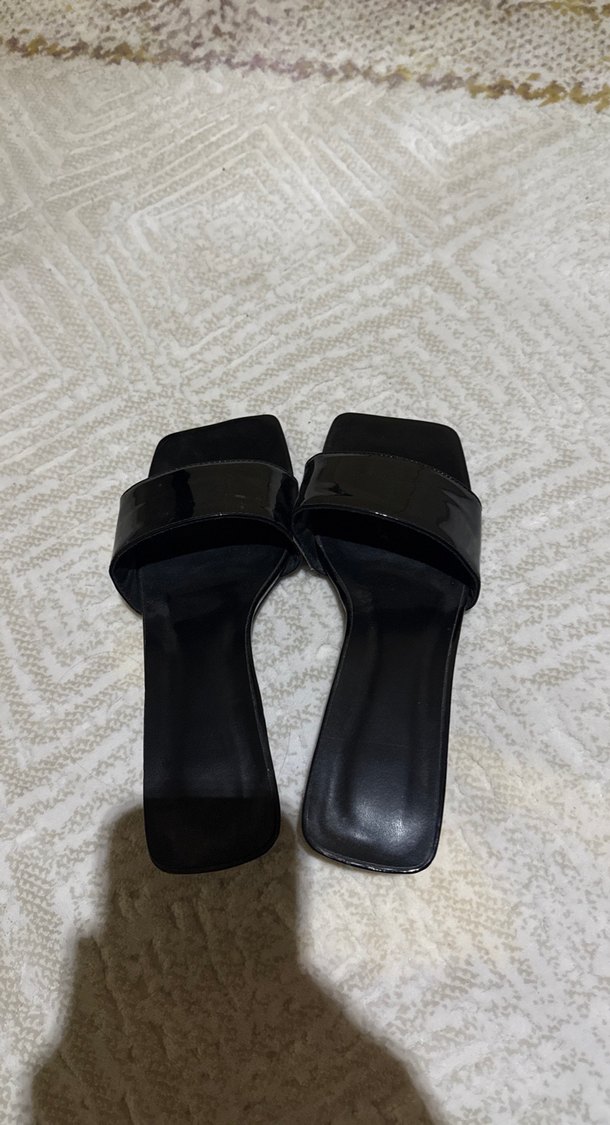 Siyah Tokalı Stiletto Topuklu Kadın Terlik - Görsel 4