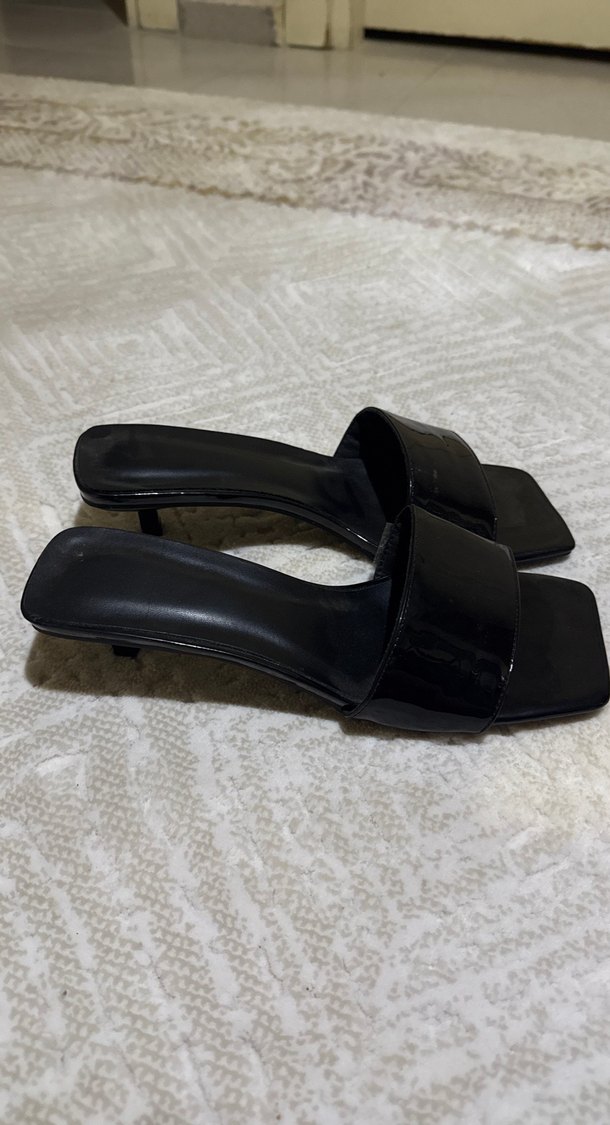 Siyah Tokalı Stiletto Topuklu Kadın Terlik - Görsel 3