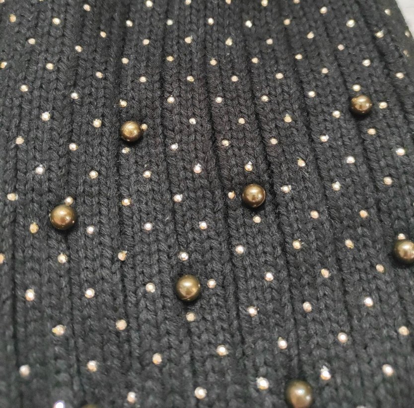 Siyah Kürklü Kadın Bere - Görsel 3