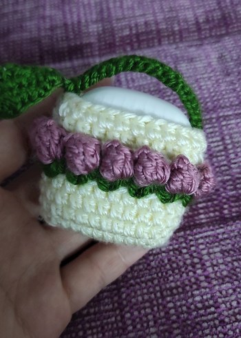 Örgü Çiçekli Sepet Şeklinde Kulaklık Kılıfı - Görsel 3