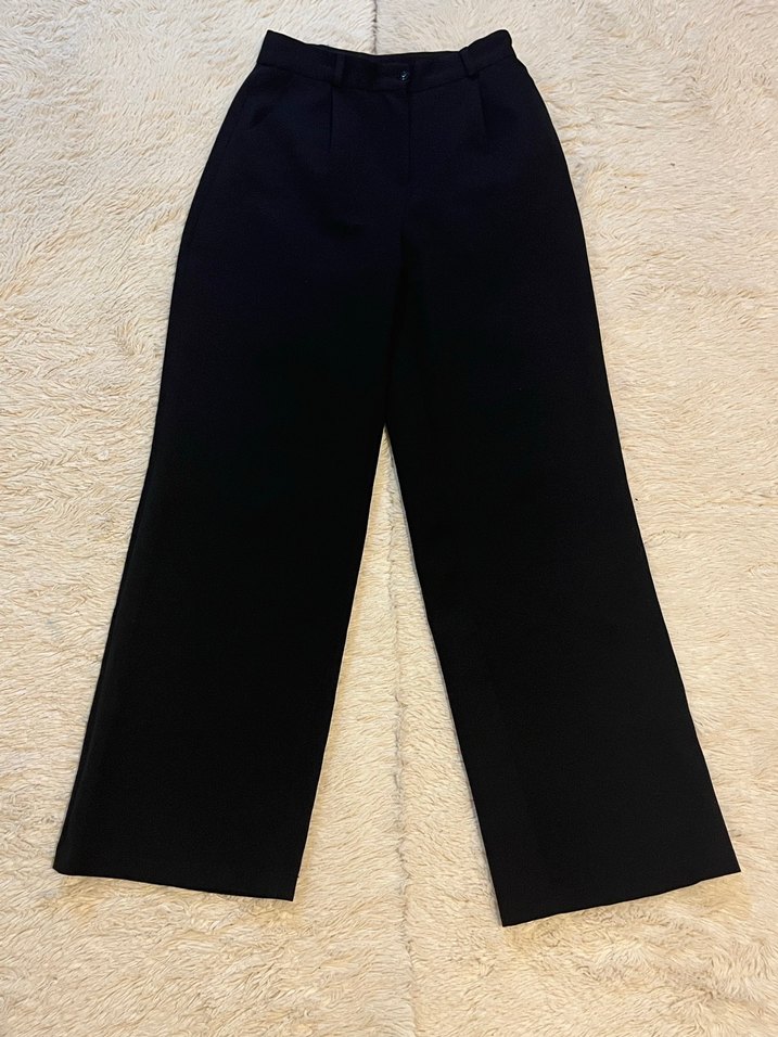 Düğmeli Siyah Midi Kumaş Pantolon - Görsel 2