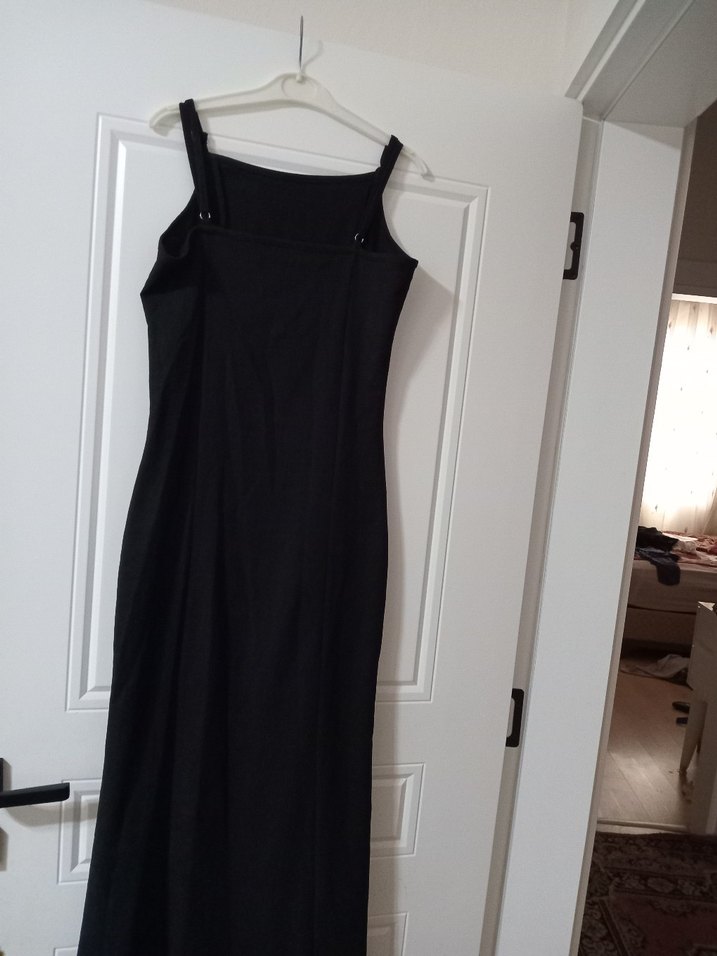 Siyah Drapeli Uzun Askılı Elbise - Görsel 2