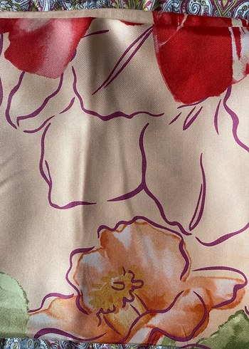 Çiçek Desenli Çok Renkli İpek Eşarp - Görsel 5