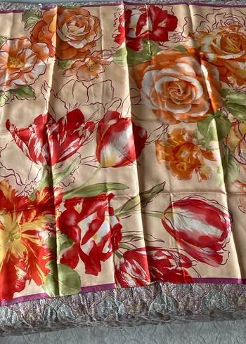 Çiçek Desenli Çok Renkli İpek Eşarp - Görsel 4