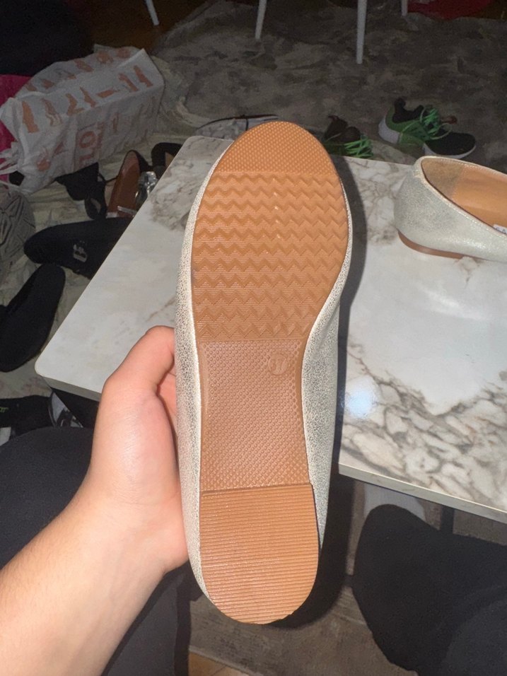 Kız Çocukları İçin Altın Renkli Çiçekli Babet - Görsel 2