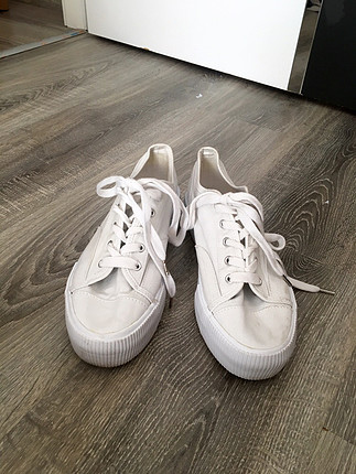 H&M beyaz sneakers 