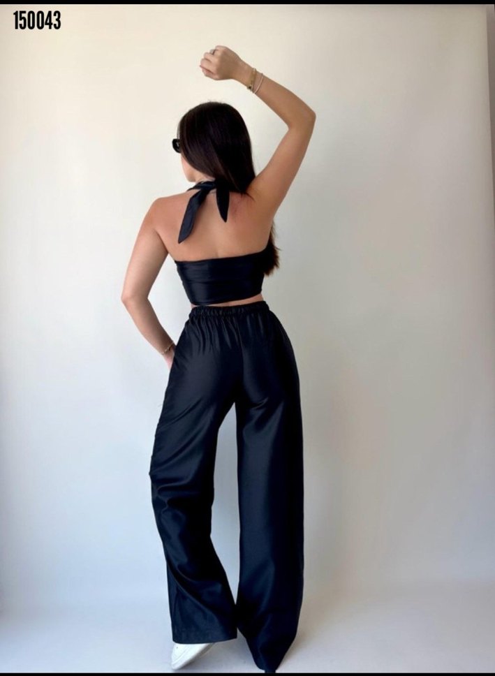 Siyah V Yaka Kolsuz Mini Crop Top - Görsel 3