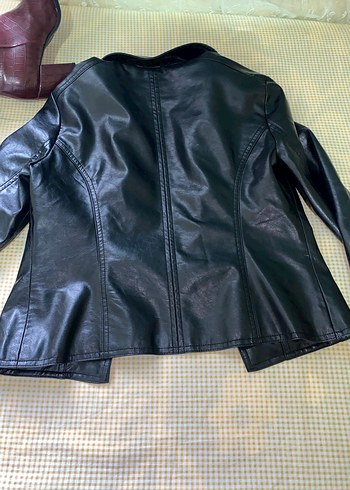 Bershka Kadın Siyah Parlak Deri Biker Ceket - Görsel 2