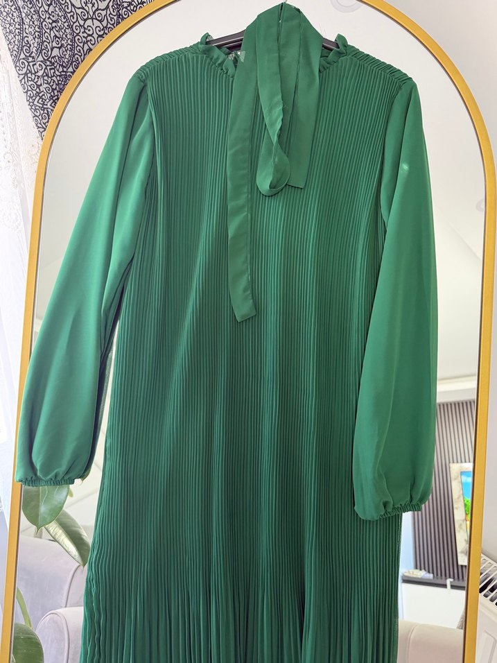 Yeşil Piliseli Uzun Kol Elbise - Görsel 3