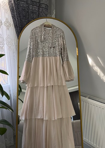 Uzun Kollu Parlak Bej Kadın Abiye Elbise - Görsel 3