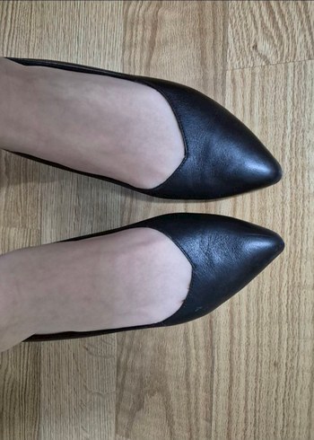 Siyah Hakiki Deri Topuklu Kadın Ayakkabı - Görsel 2