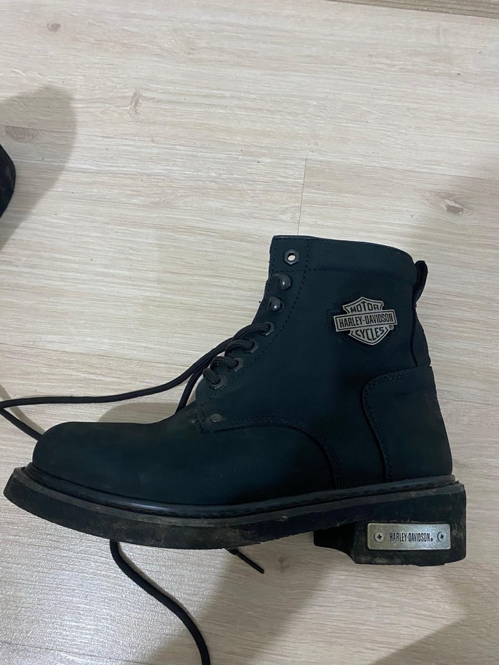 Siyah Deri Harley-Davidson Biker Bot - Görsel 2