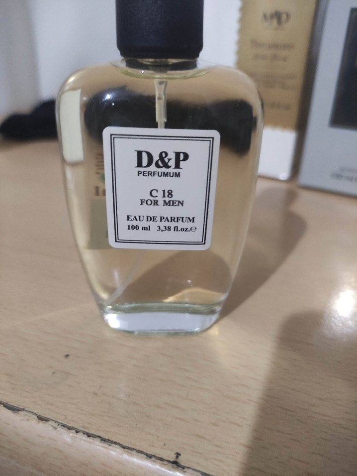 Valentino Born in Roma & Creed Aventus - Görsel 2