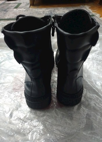 Siyah Rugan Bağcıklı Gotik Kadın Bot - Görsel 3