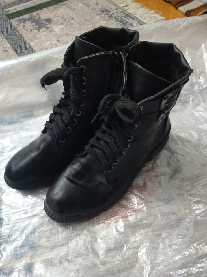 Siyah Rugan Bağcıklı Gotik Kadın Bot - Görsel 5