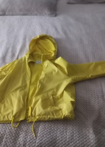 Sarı Kapüşonlu bayan Yağmurluk - Görsel 2