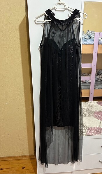 Siyah Pullu Şık Elbise