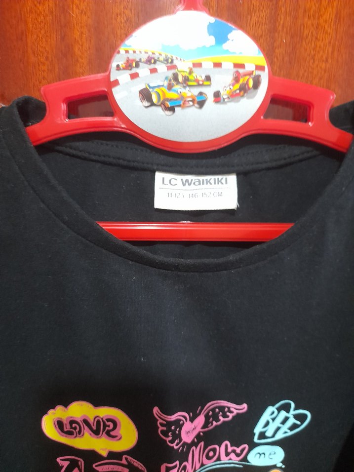 Kız Çocuk Siyah Renkli Baskılı Tişört - Görsel 4