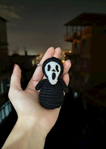 Püsküllü Gotik Siyah Anahtarlık - Görsel 3