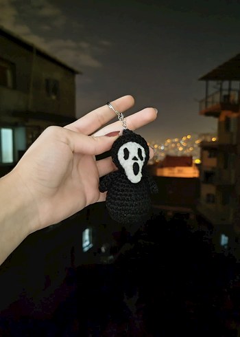 Püsküllü Gotik Siyah Anahtarlık - Görsel 2