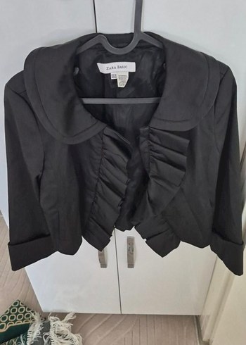 Zara Basic Siyah Firfirli Kisa Ceket