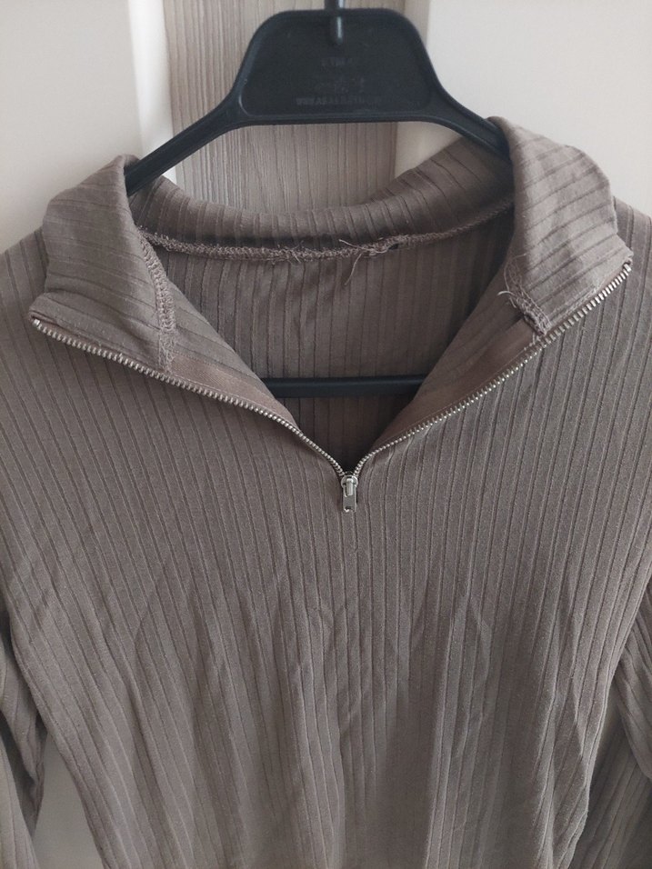 Uzun Kollu Bej Kısa Fitilli Triko - Görsel 2