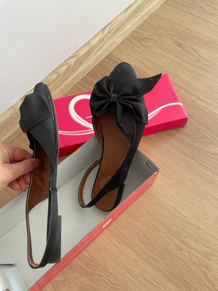 Siyah Fiyonklu Kadın Babet - Görsel 2