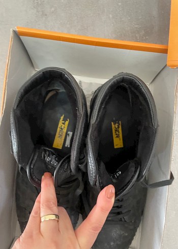 Siyah erkek greyder bot - Görsel 3