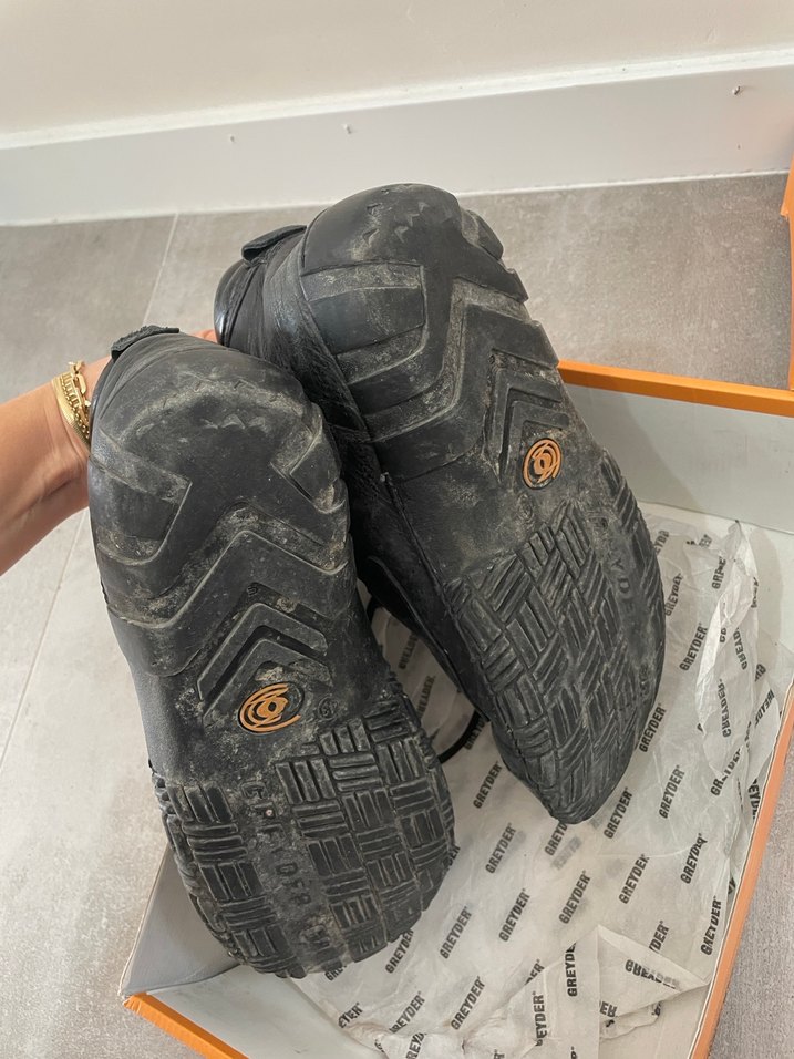 Siyah erkek greyder bot - Görsel 4