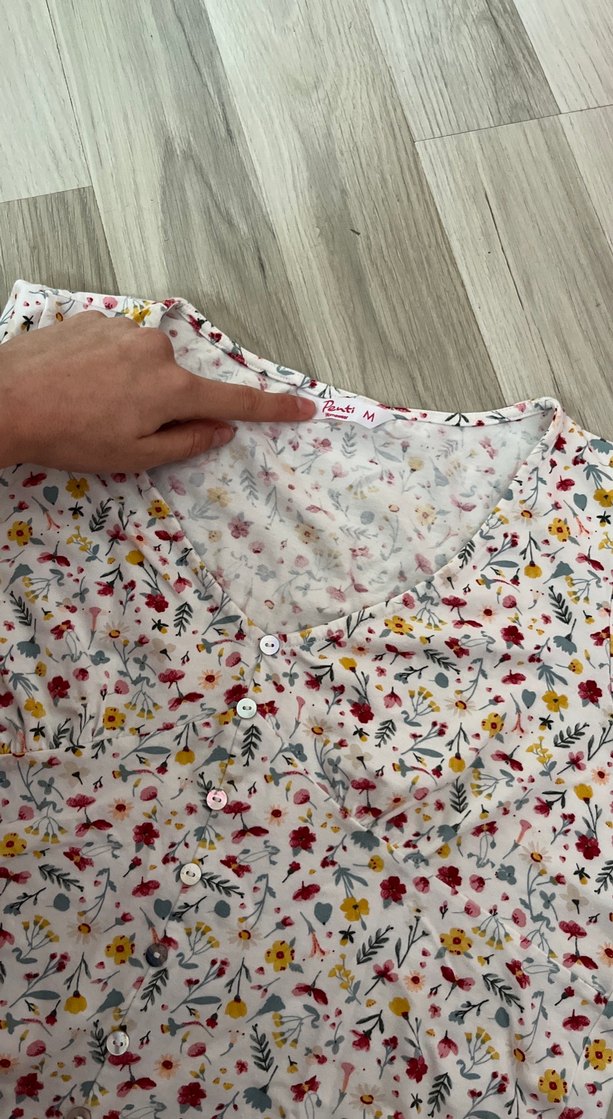 Çiçek Desenli V Yaka bluz - Görsel 2