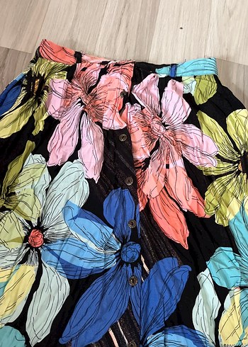 Çiçek Desenli Midi Etek - Görsel 2