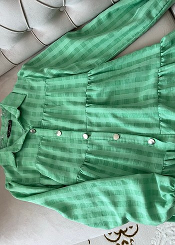 Düğmeli Yeşil Gömlek - Görsel 3