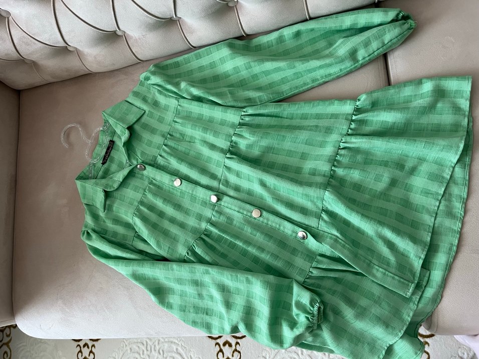 Düğmeli Yeşil Gömlek - Görsel 2