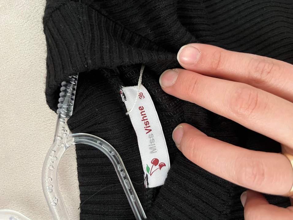 Siyah Deri Pileli Düğme Detaylı Uzun Elbise - Görsel 5