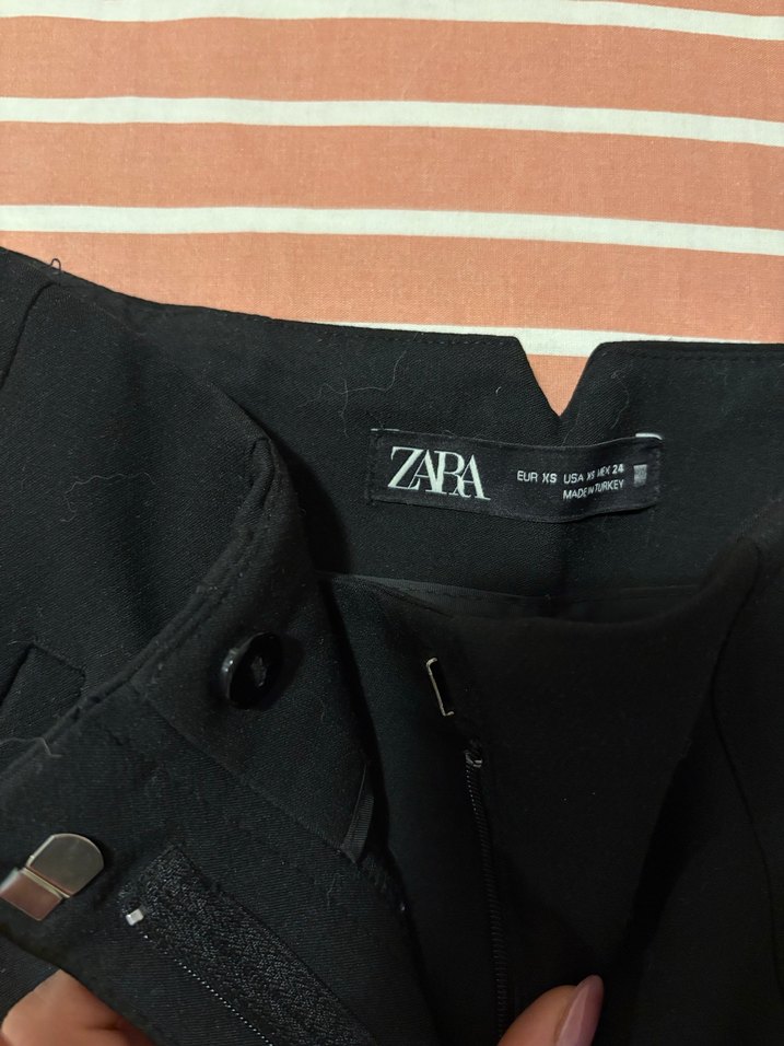 ZARA Kadın Siyah Fermuarlı Kumaş Pantolon - Görsel 4
